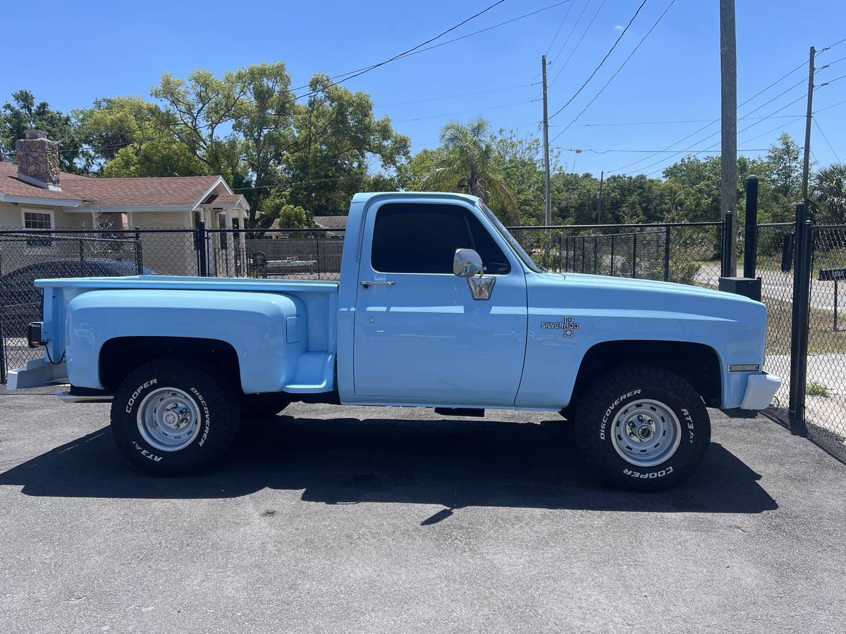 Chevrolet-C10-1986-105294-2
