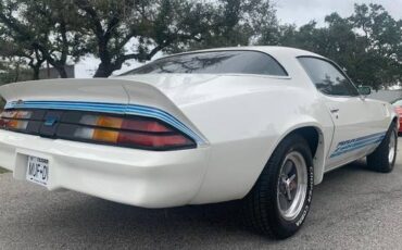 Chevrolet-Camaro-1980-white-140013-12