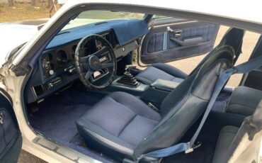 Chevrolet-Camaro-1980-white-140013-6