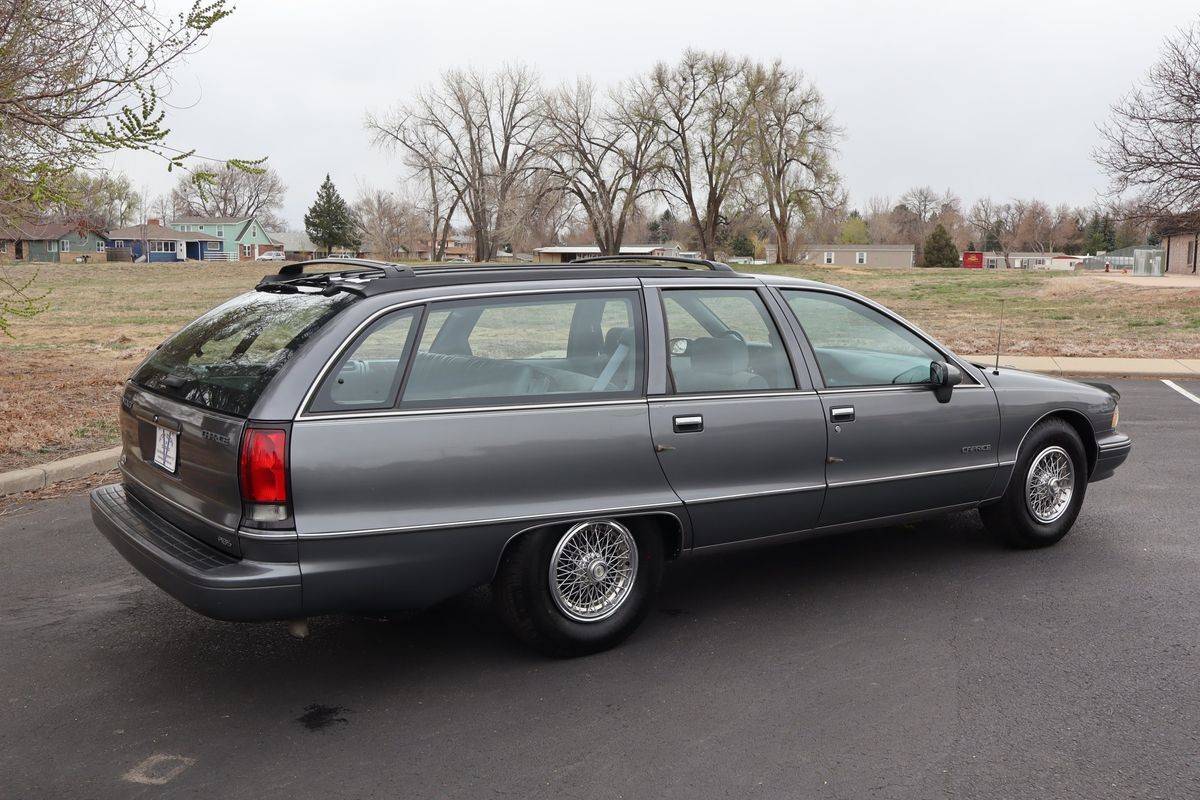 Chevrolet-Caprice-base-1991-143706-18