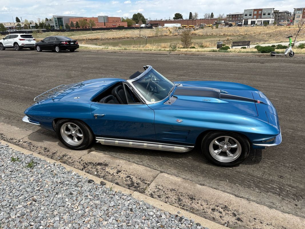 Chevrolet-Corvette-1964-26