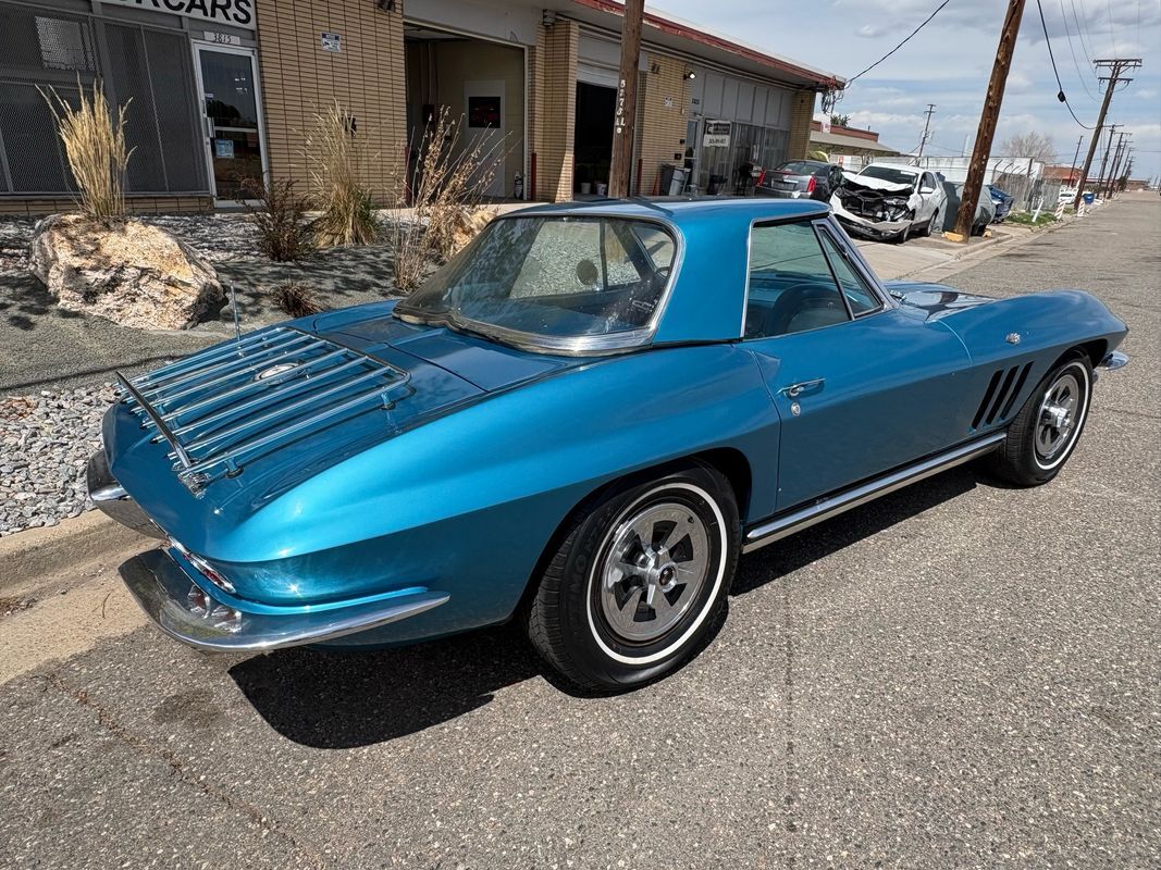 Chevrolet-Corvette-1965-12