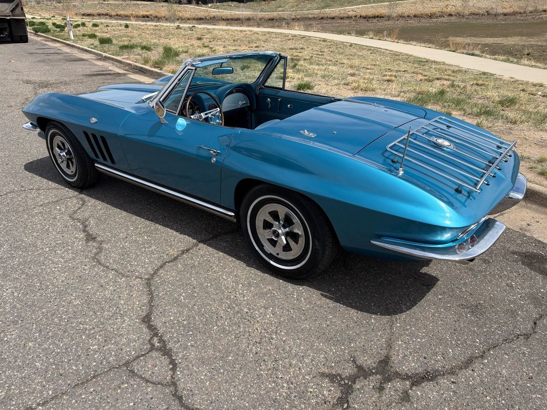 Chevrolet-Corvette-1965-39