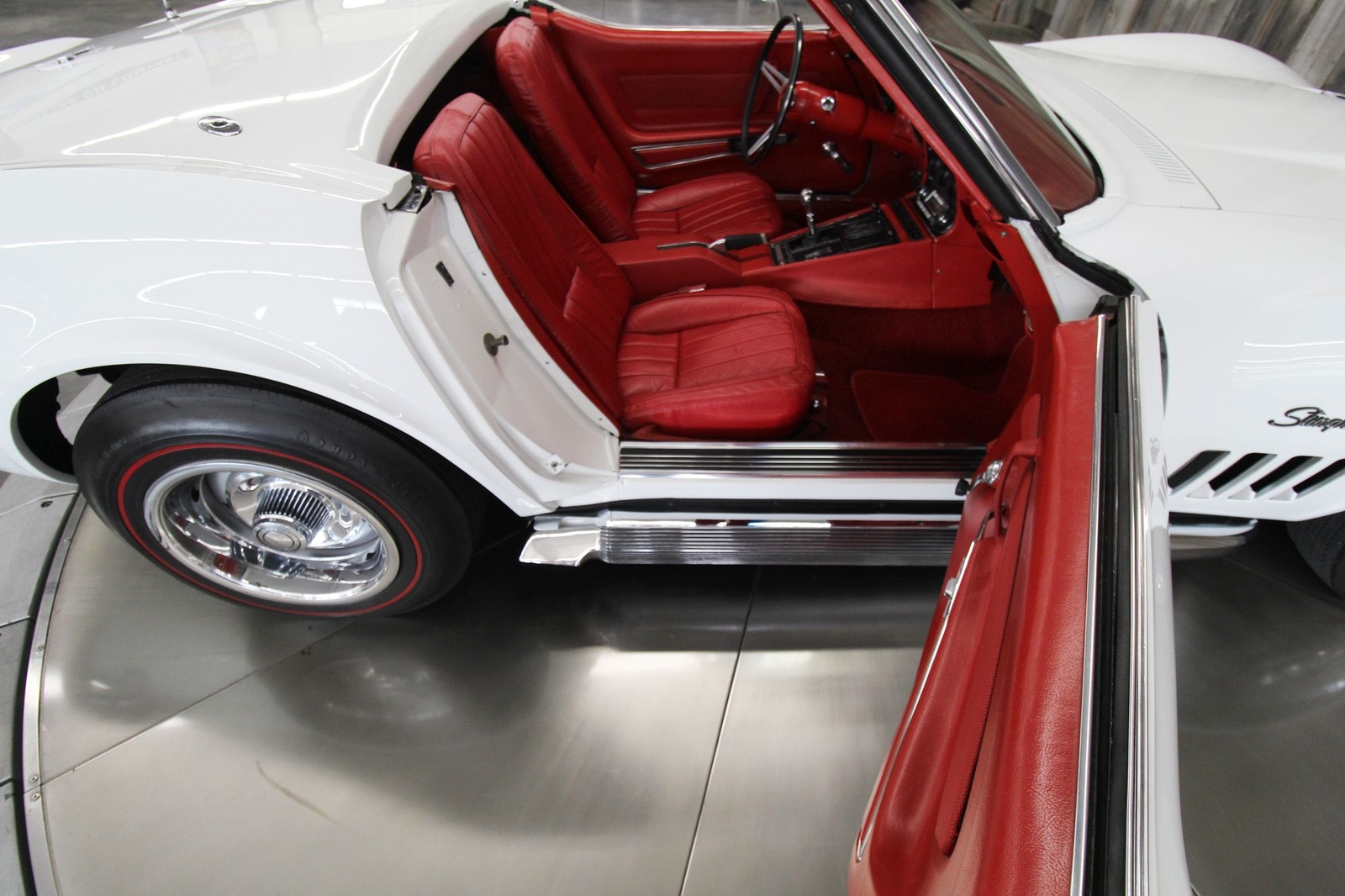 Chevrolet-Corvette-1969-27