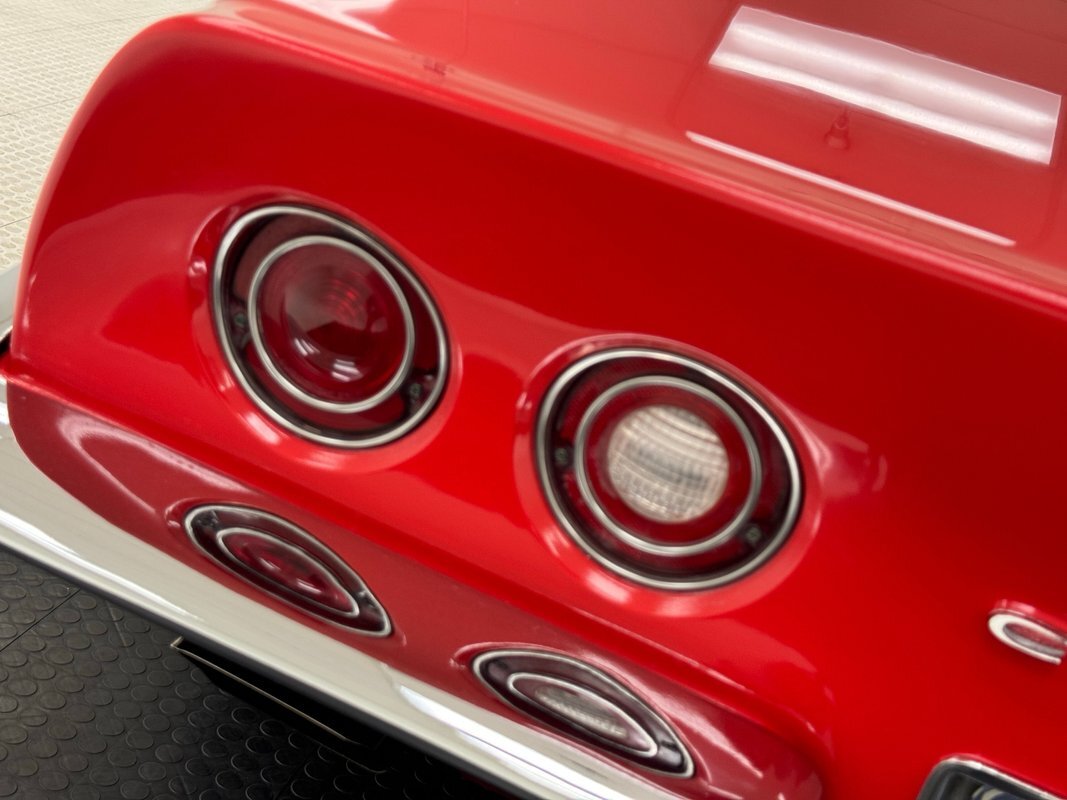 Chevrolet-Corvette-1971-21