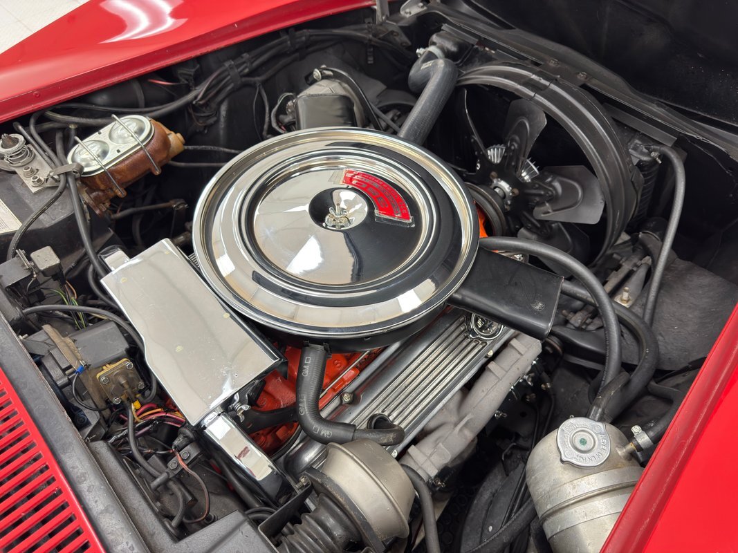 Chevrolet-Corvette-1971-27