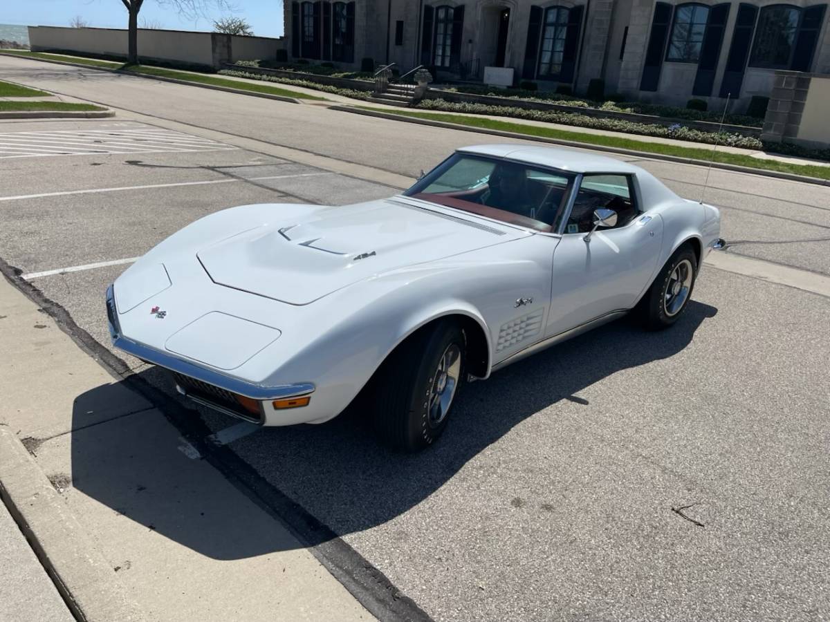 Chevrolet-Corvette-1972-white-1