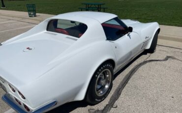 Chevrolet-Corvette-1972-white-4
