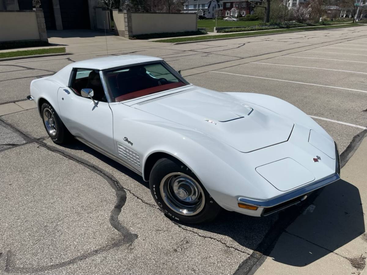 Chevrolet-Corvette-1972-white-5