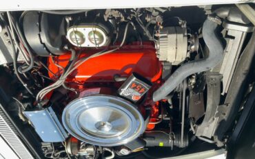 Chevrolet-Corvette-1972-white-7