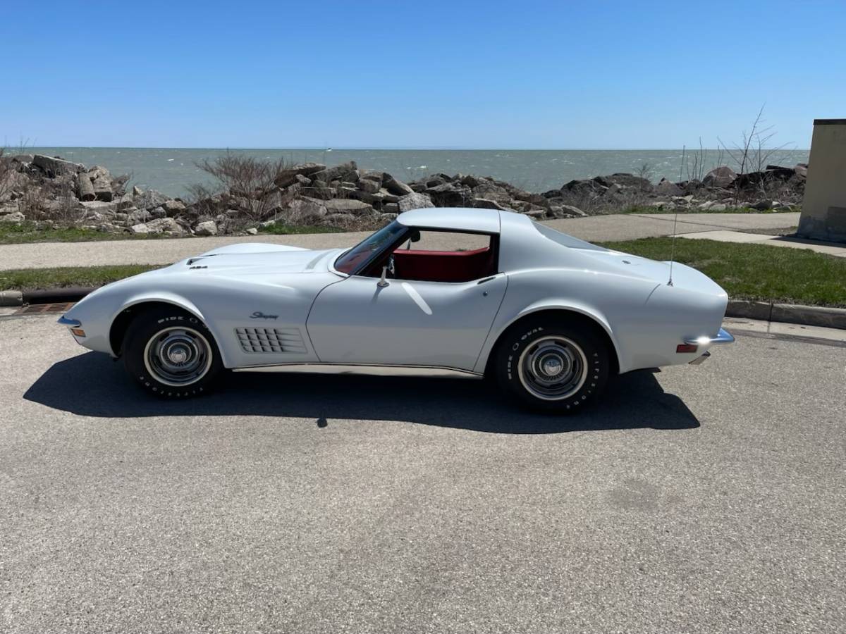 Chevrolet-Corvette-1972-white