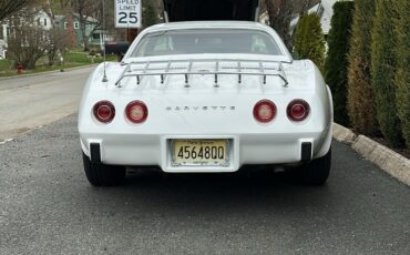Chevrolet-Corvette-1975-1