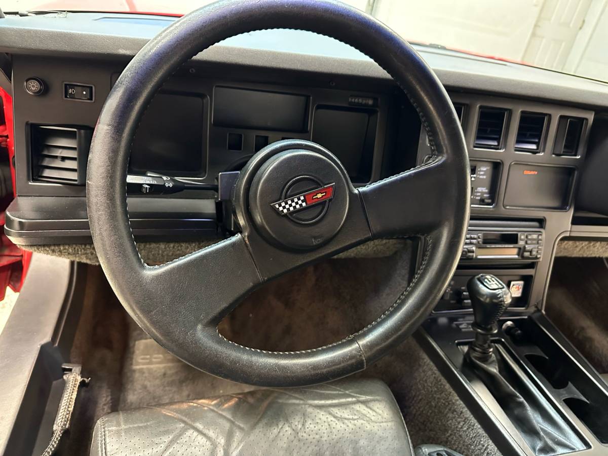 Chevrolet-Corvette-1986-red-74866-12