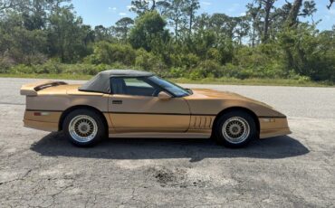 Chevrolet-Corvette-1987-4