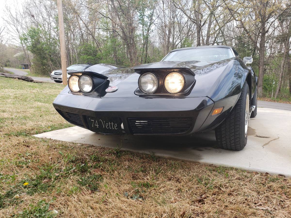 Chevrolet-Corvette-stingray-1974-black-129442-9