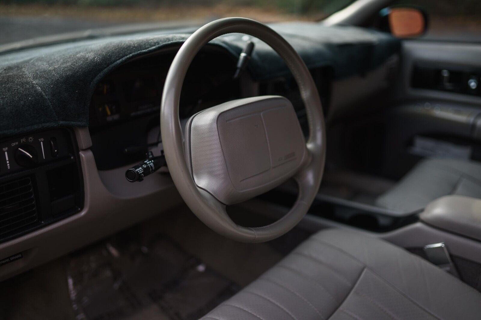 Chevrolet-Impala-1995-16