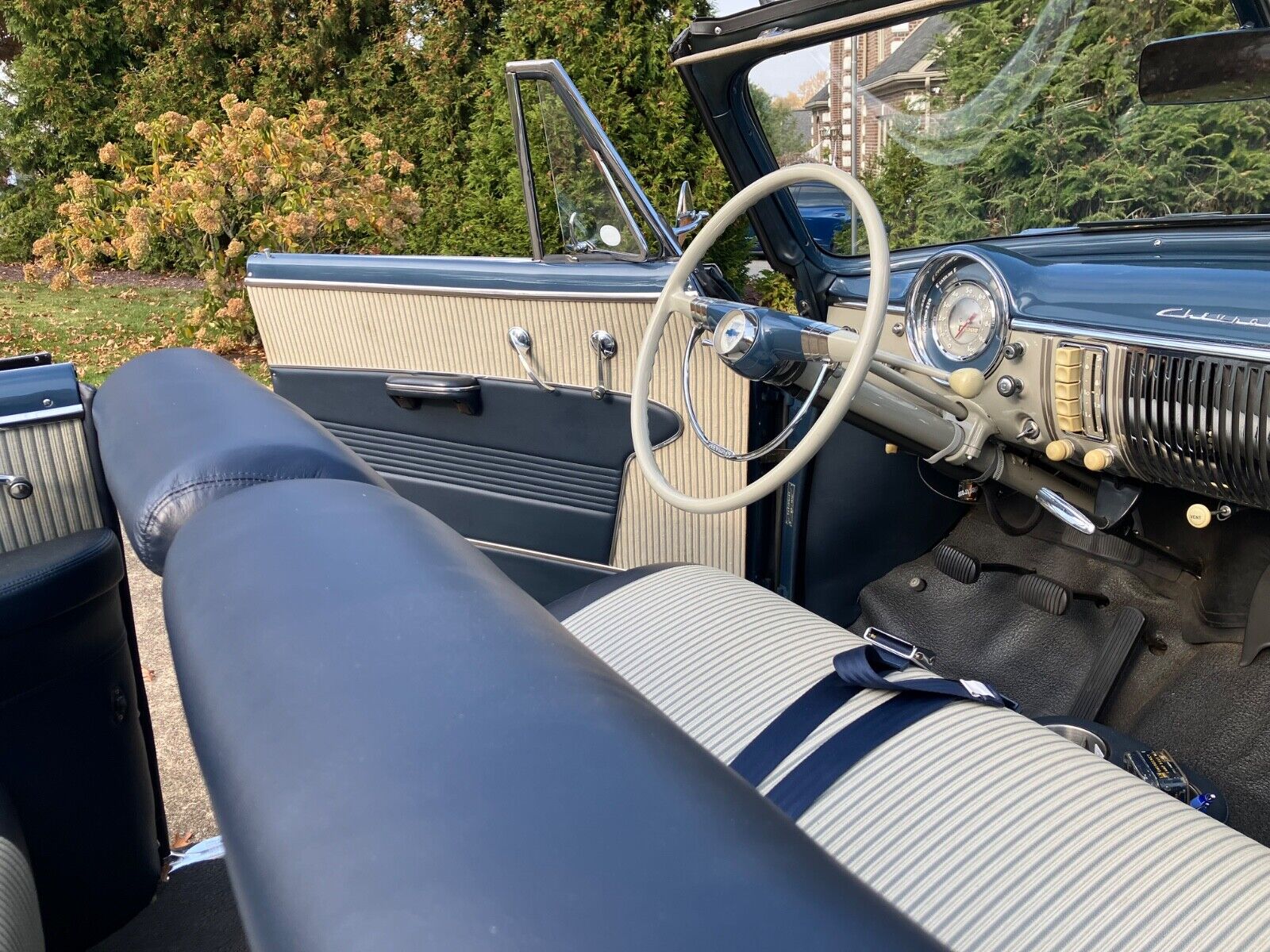 Chevrolet-Styleline-Deluxe-1950-8