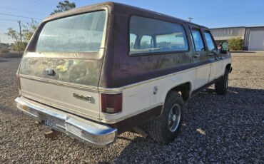 Chevrolet-Suburban-1977-3