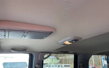 Chevrolet-Suburban-1995-233354-11