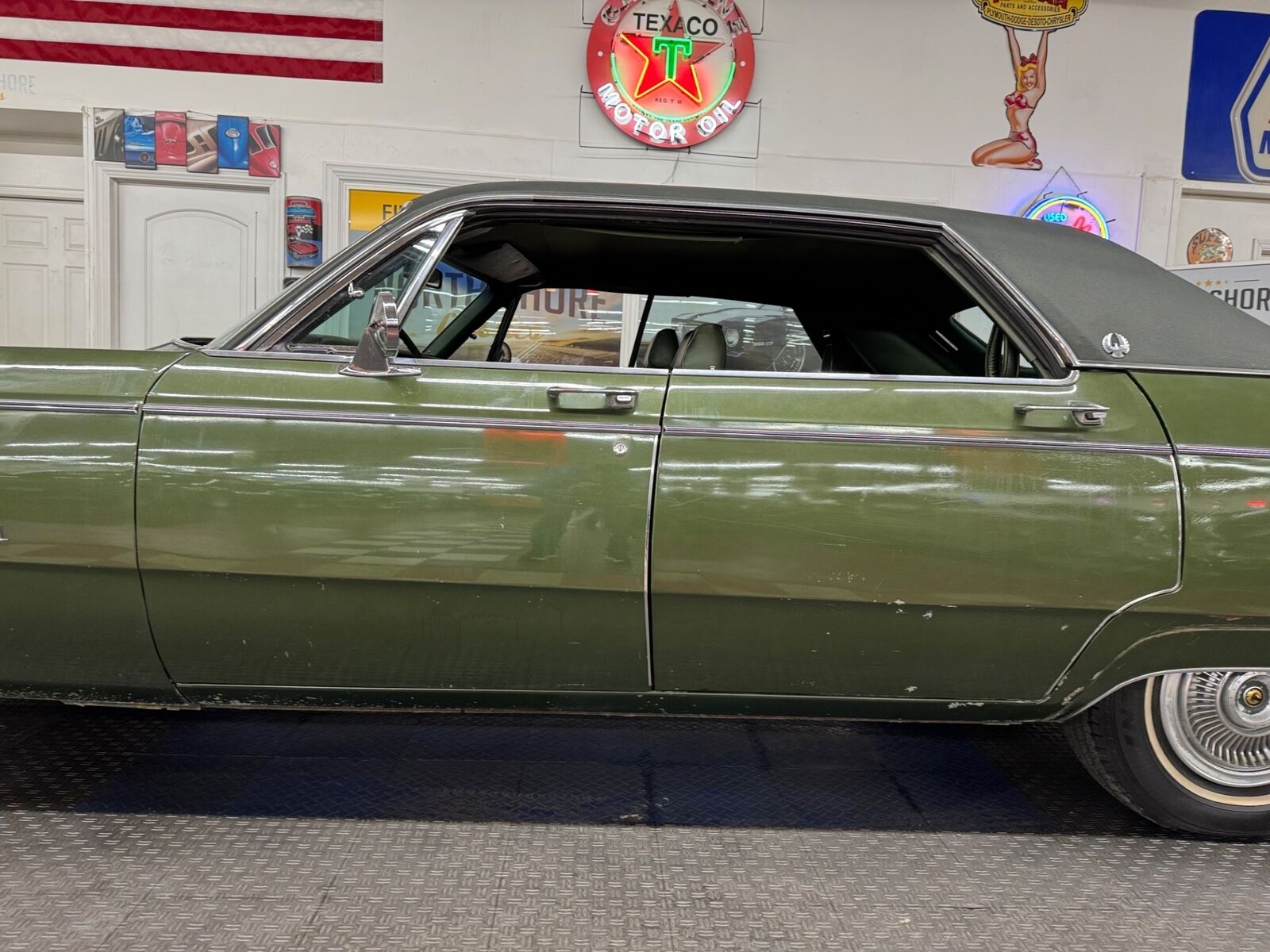 Chrysler-Imperial-1969-16