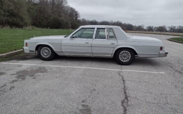 Chrysler-New-Yorker-1979-6