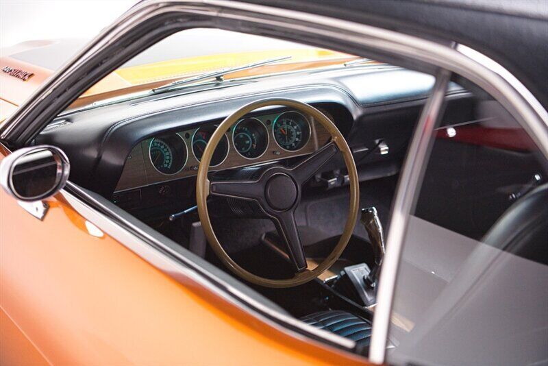 Dodge-Challenger-1970-26