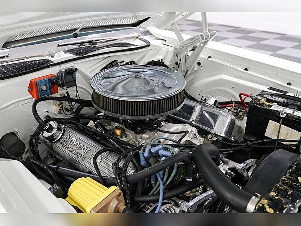 Dodge-Challenger-1970-white-1080-4