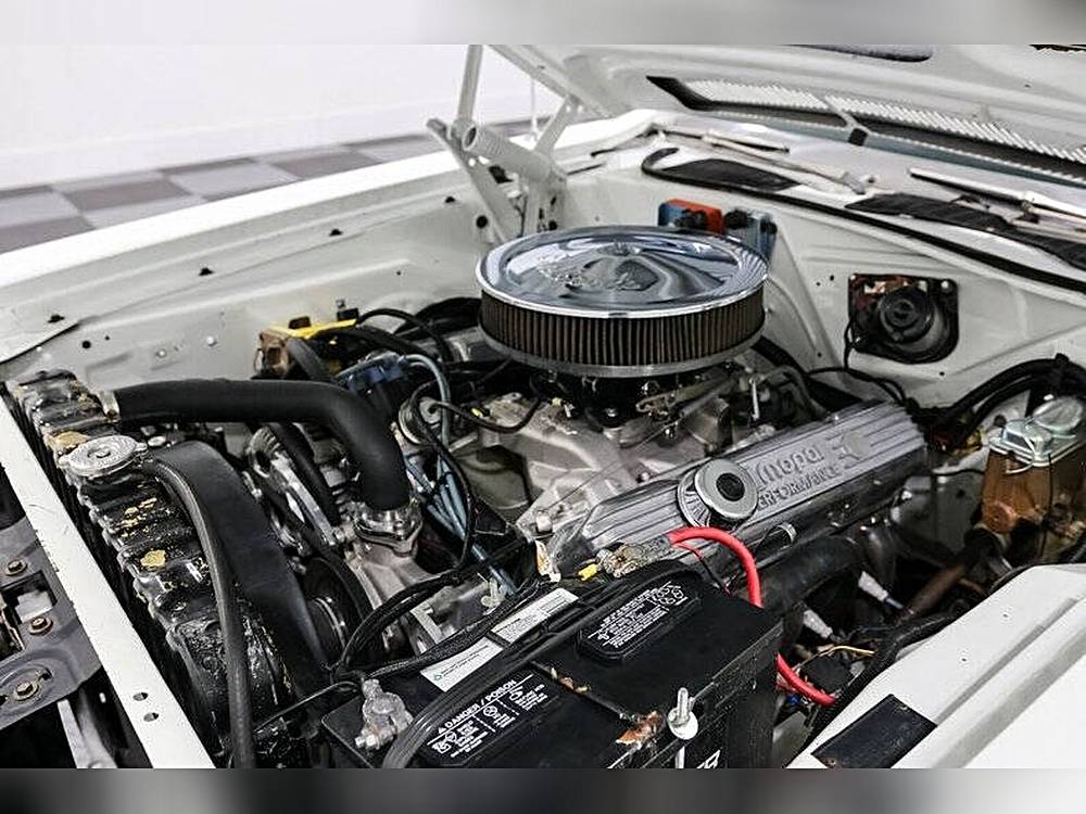 Dodge-Challenger-1970-white-1080-6