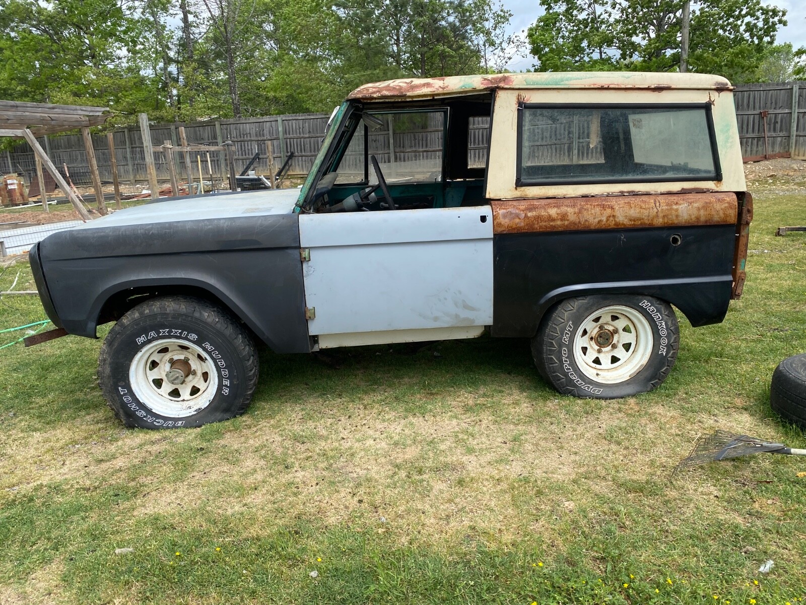 Ford-Bronco-1966
