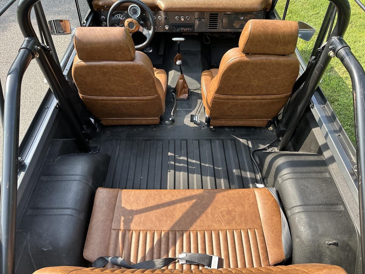 Ford-Bronco-1969-30