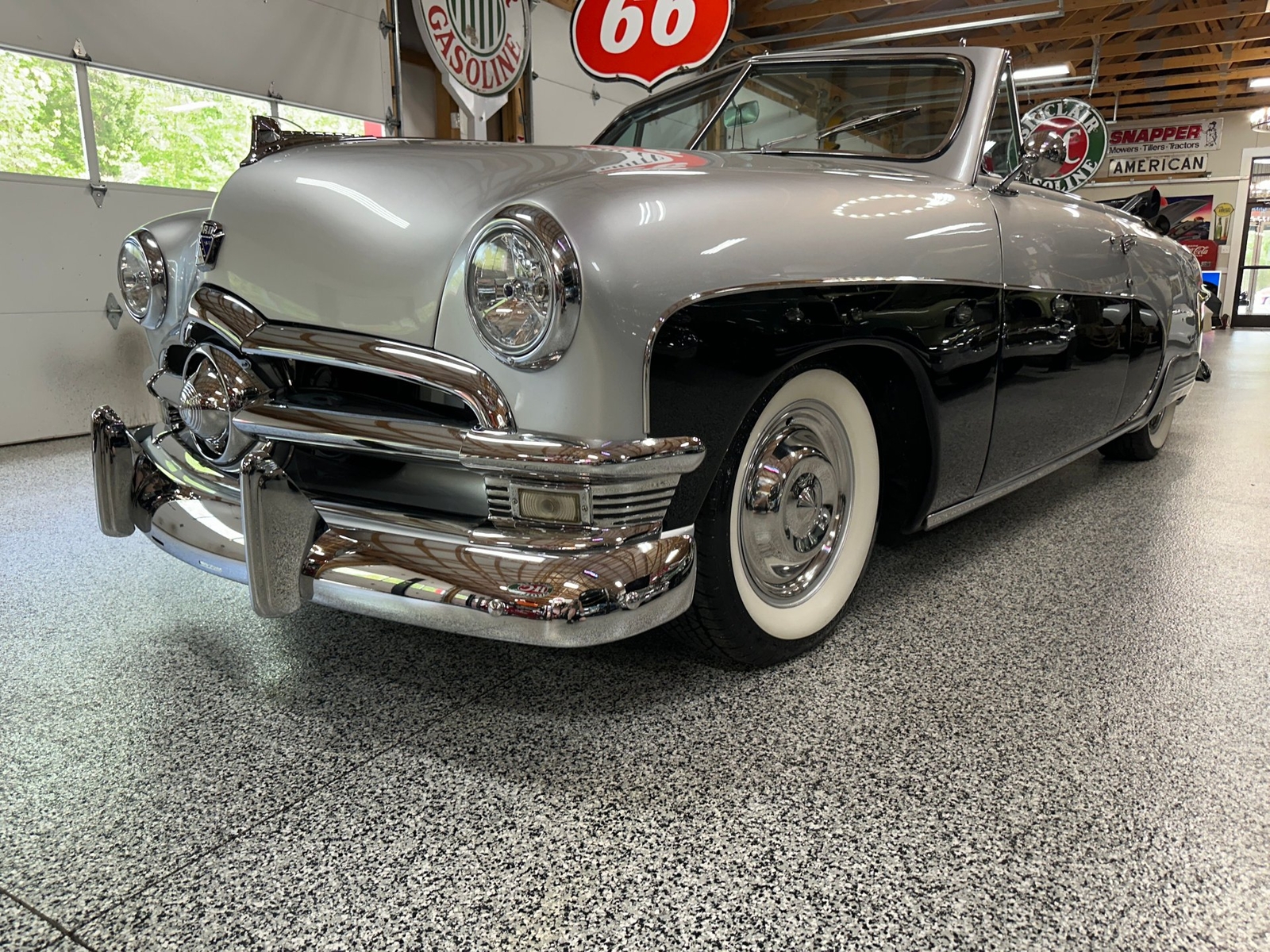Ford-Crestliner-1950-26