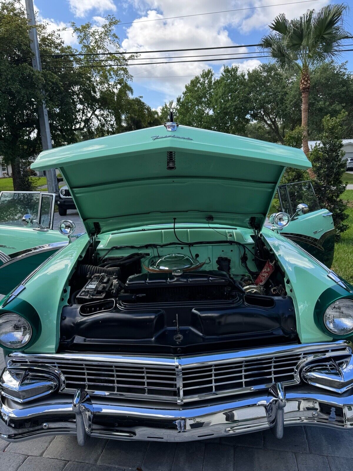 Ford-Crown-Victoria-1956-14