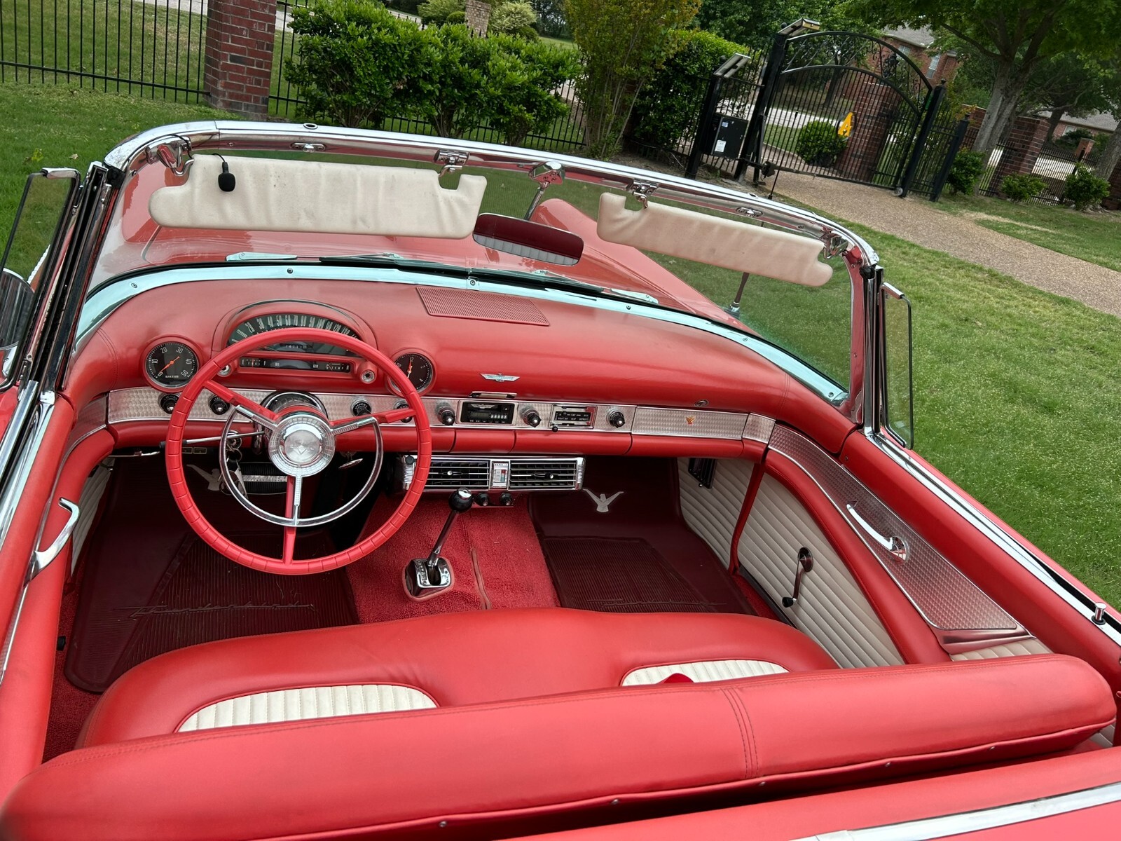 Ford-Thunderbird-1956-17