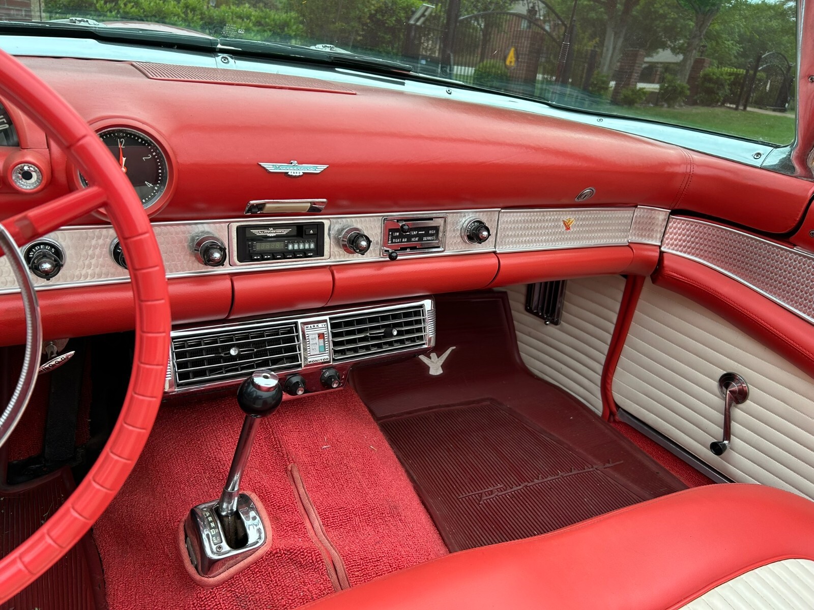 Ford-Thunderbird-1956-19