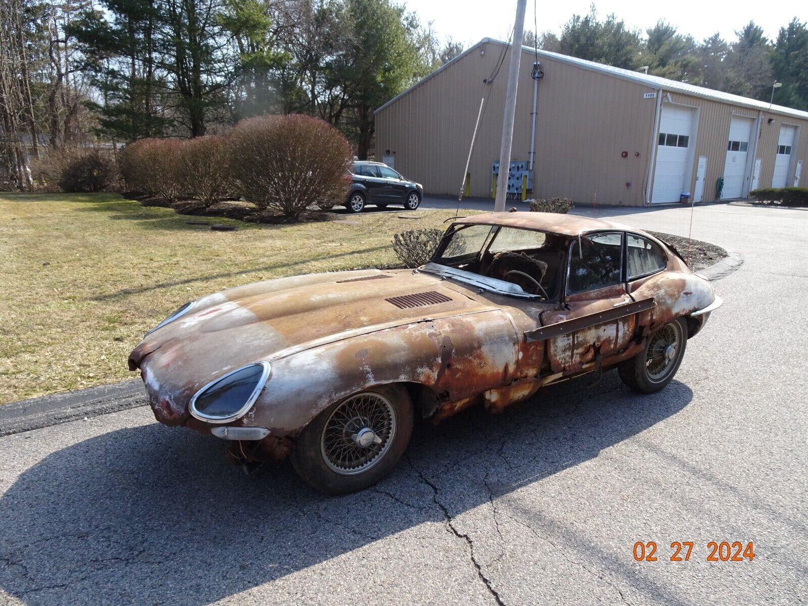 Jaguar-E-Type-1966