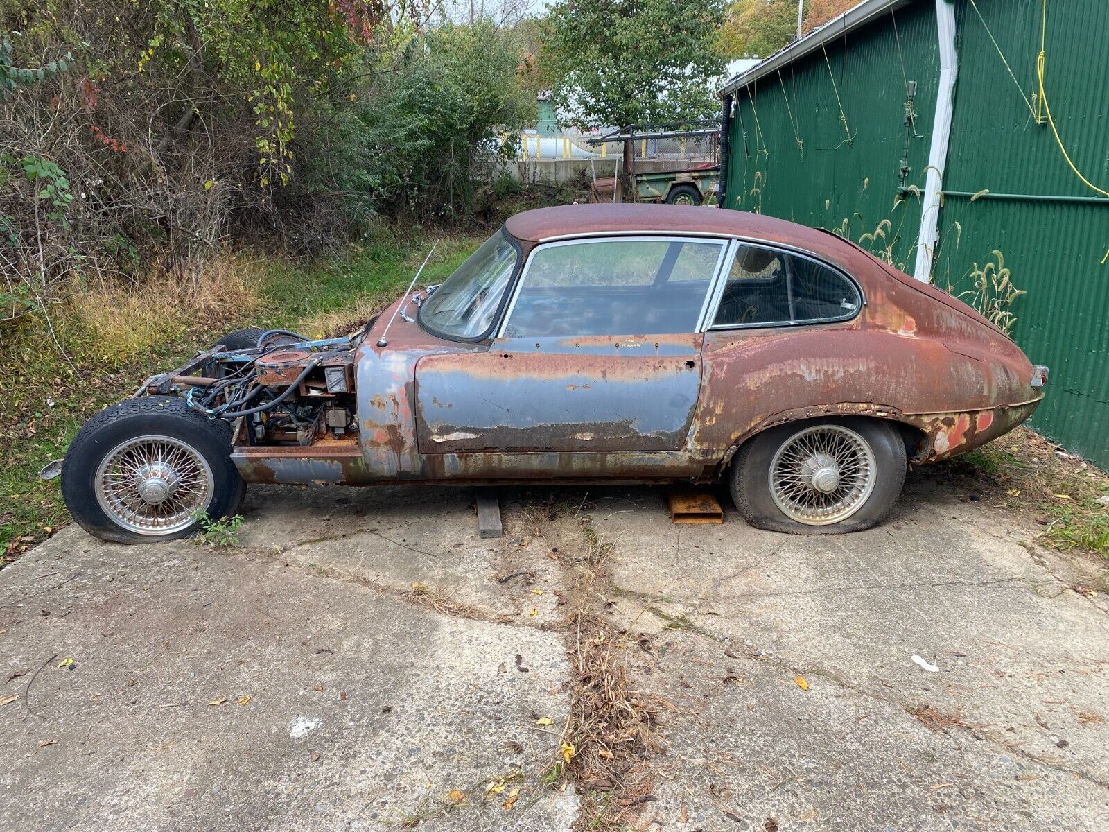 Jaguar-E-Type-1968-6