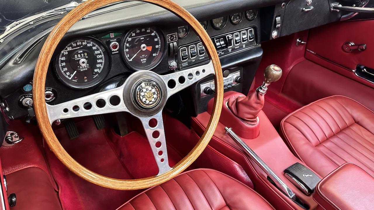 Jaguar-XK-1968-27