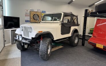 Jeep-CJ-1983-4