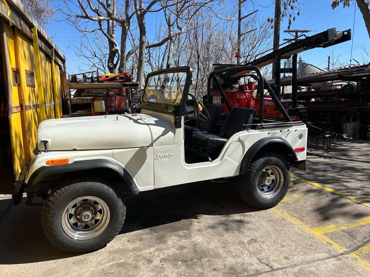 Jeep-Cj5-1973-white-85836-1