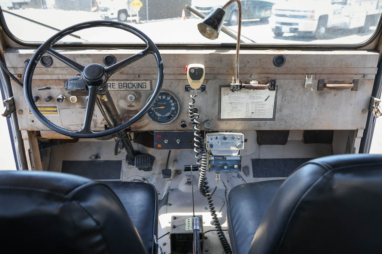 Jeep-DJ-1969-16