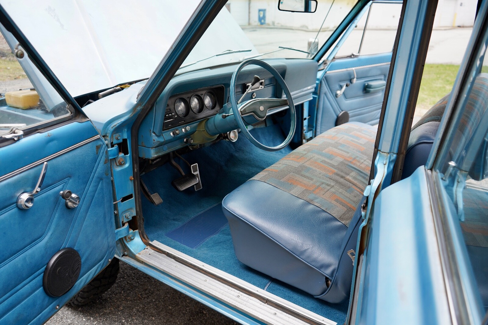 Jeep-Wagoneer-1976-10