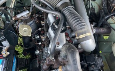 Land-Rover-Defender-1975-30