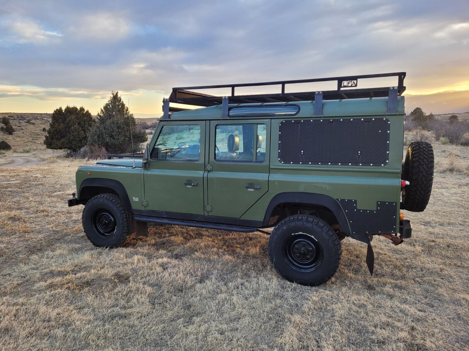 Land-Rover-Defender-1994-3