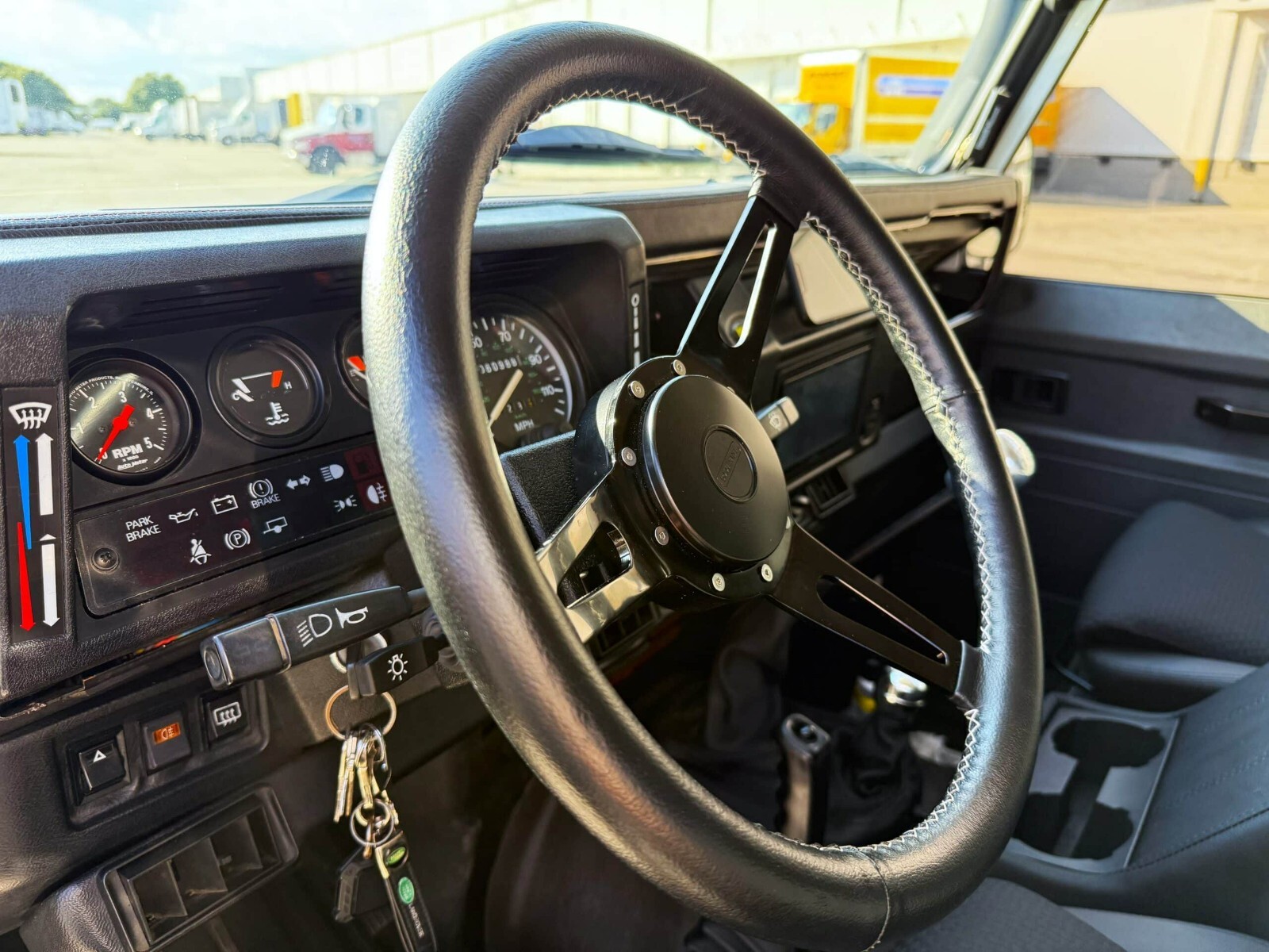 Land-Rover-Defender-1995-15