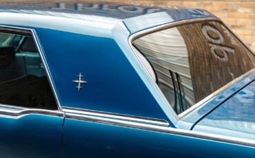 Lincoln-Continental-1965-23