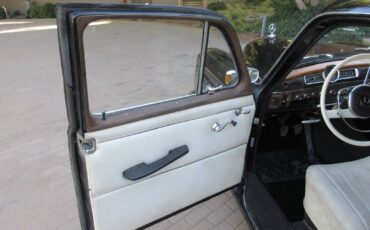 Mercedes-Benz-190B-series-1960-14