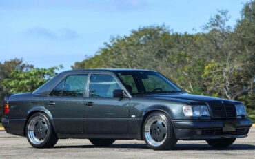 Mercedes-Benz-500-Series-1993