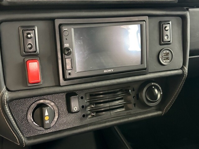 Mercedes-Benz-G-Class-1988-27