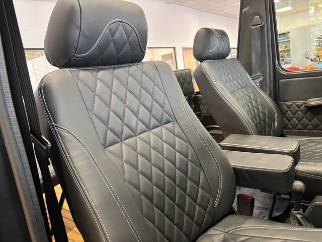 Mercedes-Benz-G-Class-1991-19