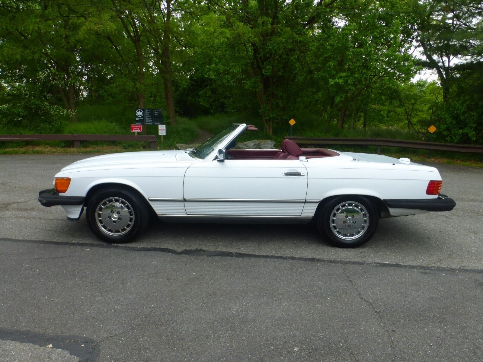 Mercedes-Benz-SL-Class-1988-1